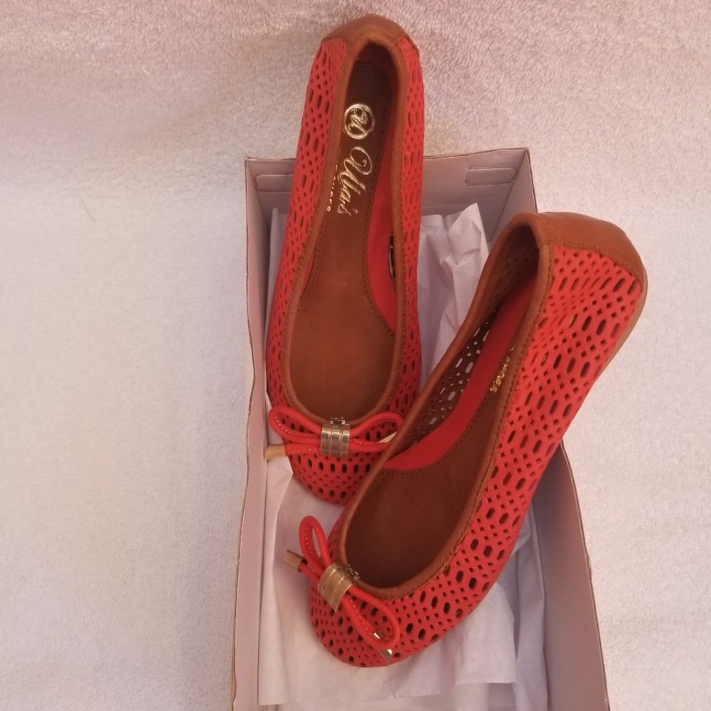 Cute Brand New Flats/Slippers